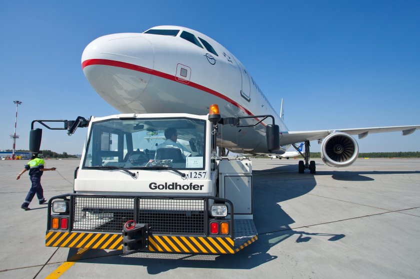 Тягач для буксировки (Goldhofer AST-2p t3)