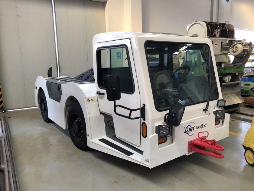 Аэродромный тягач JBT b250