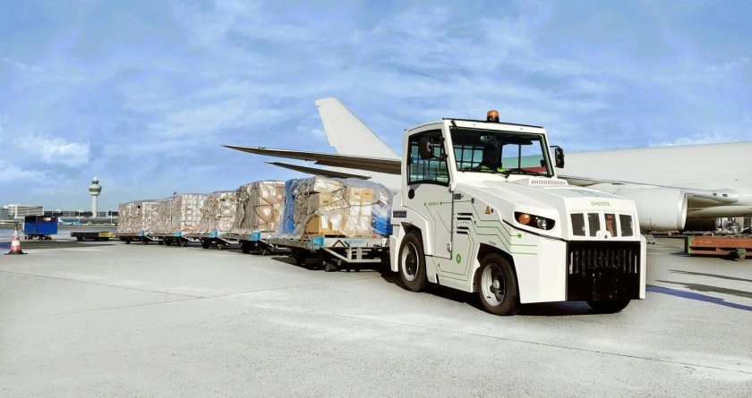 Аэродромный тягач Goldhofer