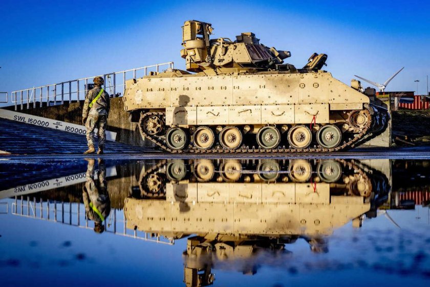 Боевые машины пехоты Bradley