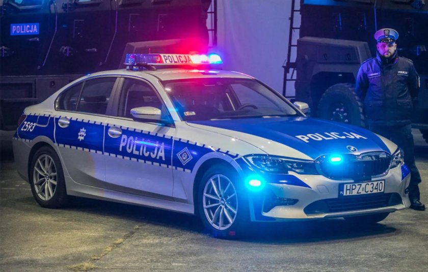 Полицейская машина