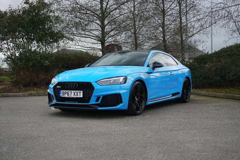 Audi rs5 Blue