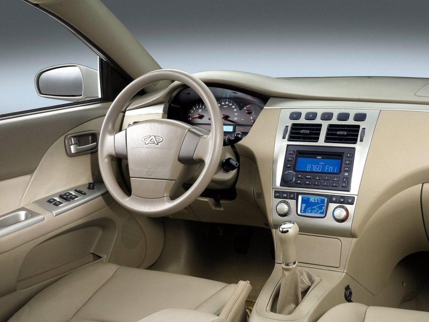 Chery fora 2007 салон