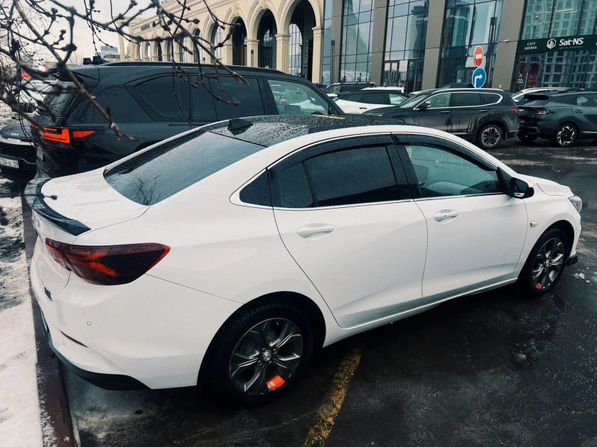 Chevrolet Onix 3lt MT