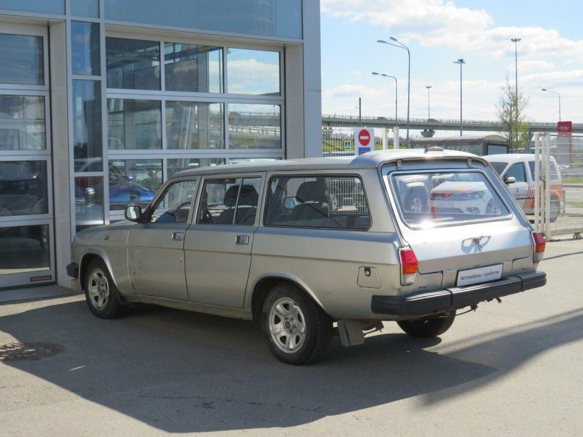 ГАЗ-3110 универсал сзади