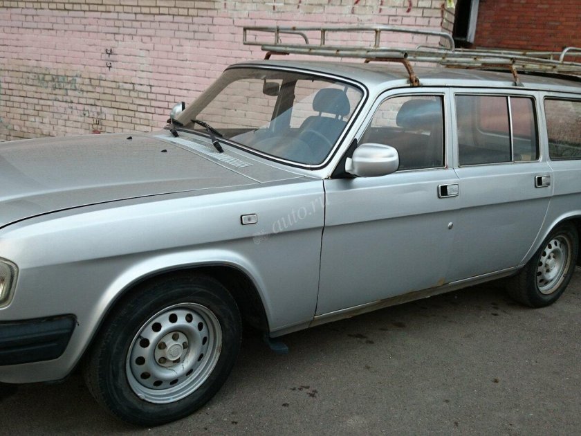 ГАЗ 3110 универсал серебристый механика