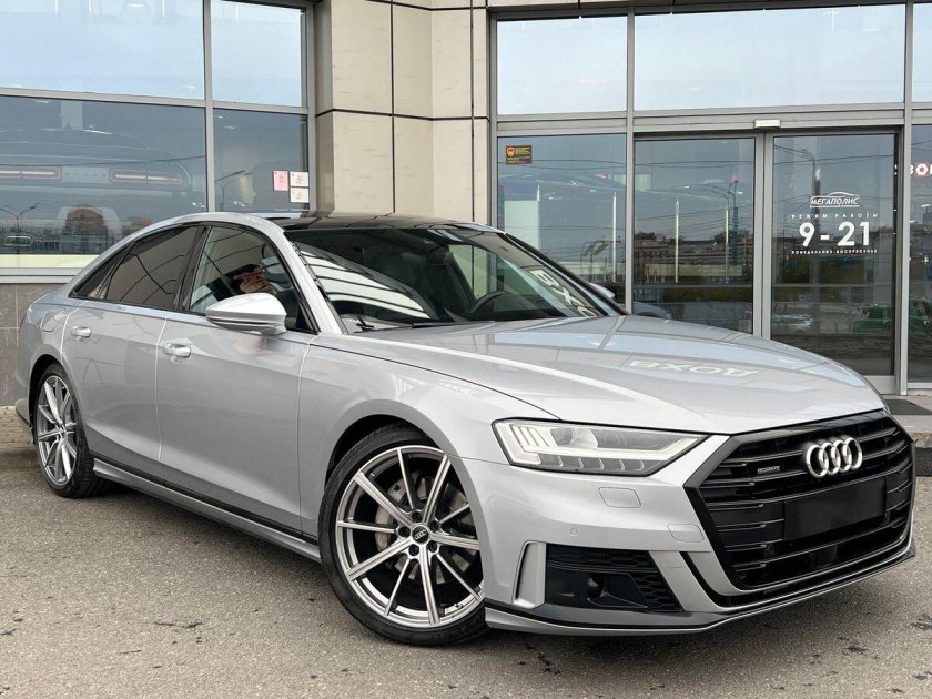 Серебристая ауди
