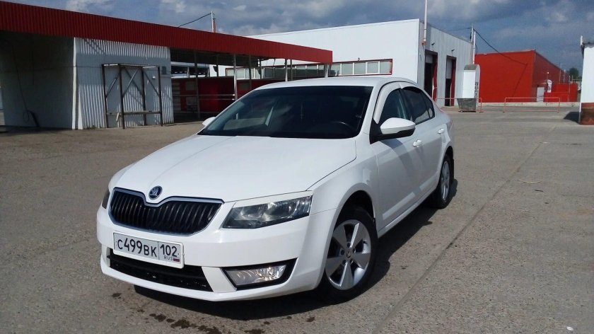 Шкода Октавия а7 белая