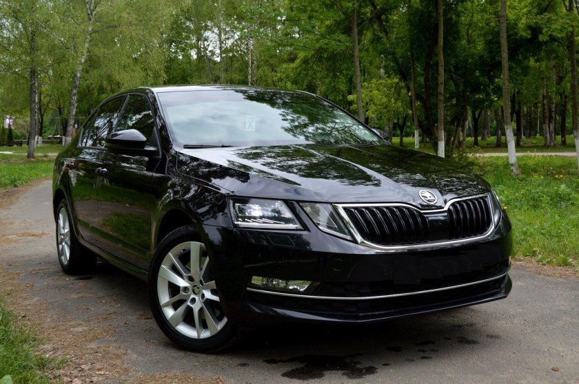Шкода Октавия а8 черная