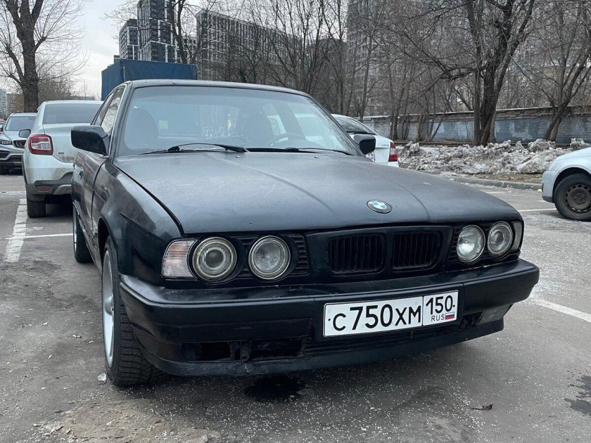 Bmw e34 hella black