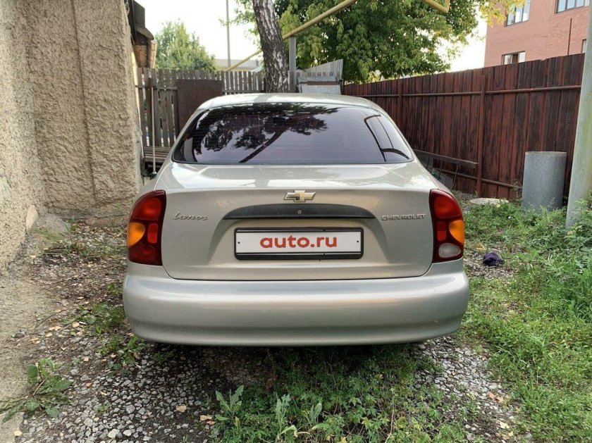 ЗАЗ шанс 2010 сзади