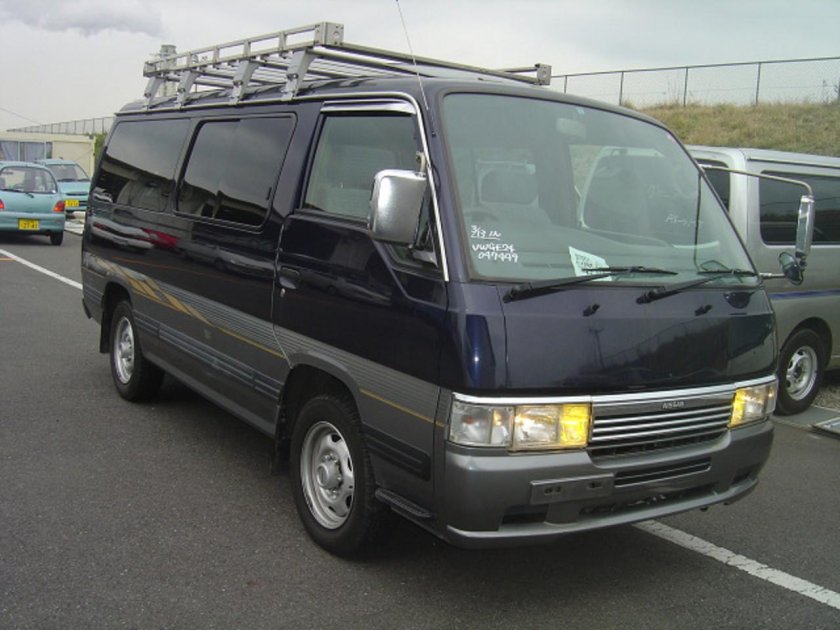 Nissan Caravan 4