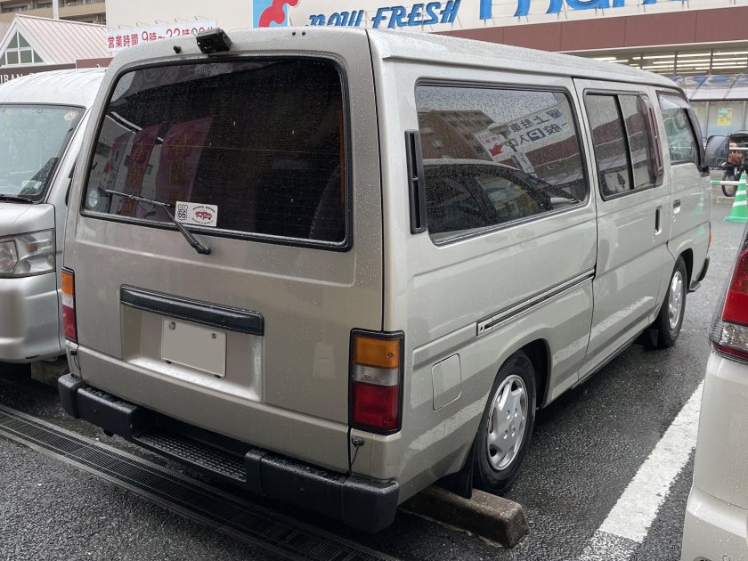 Nissan Caravan e24