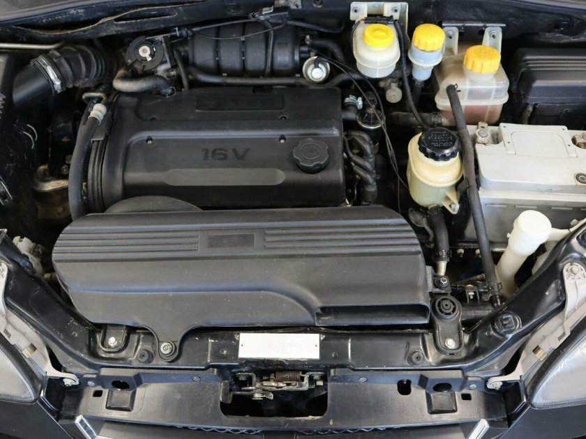 Chevrolet lacetti 1.6 подкапотное пространство