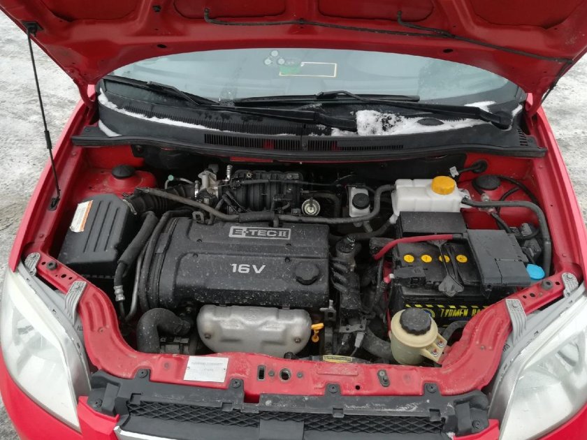 Chevrolet Aveo 2006 под капотом