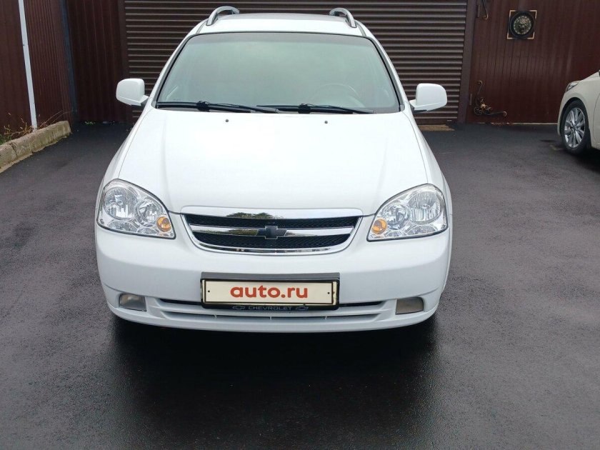 Лачетти белый