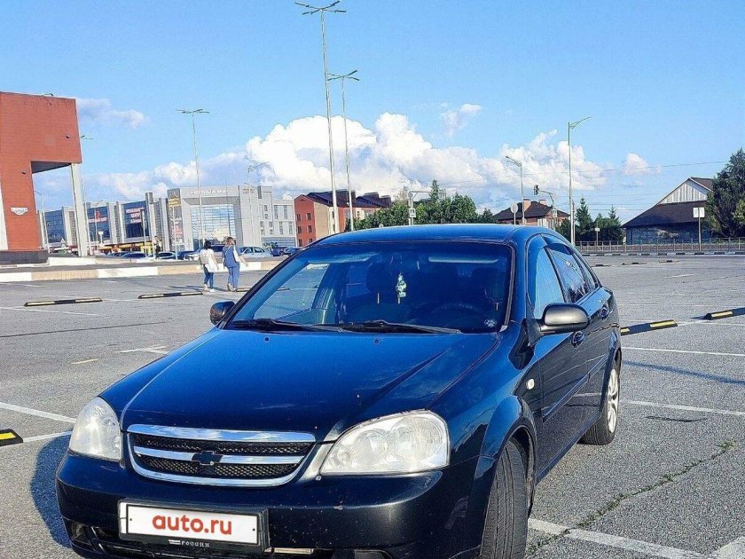 Рено Логан с водителем