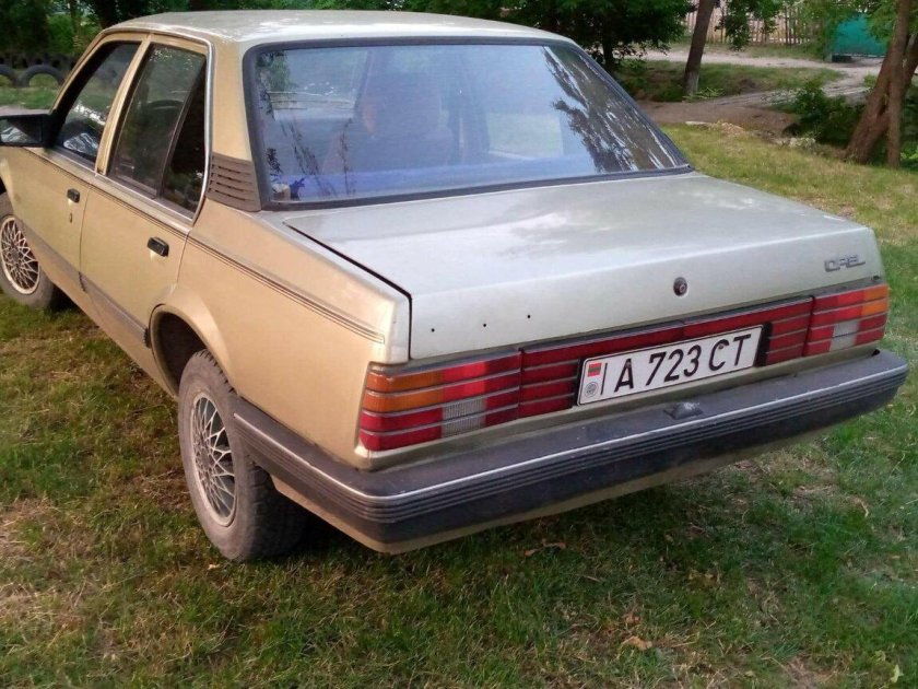 Опель Аскона 1986