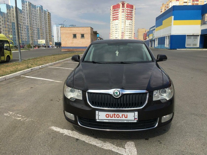 Шкода Суперб 2012 коричневая