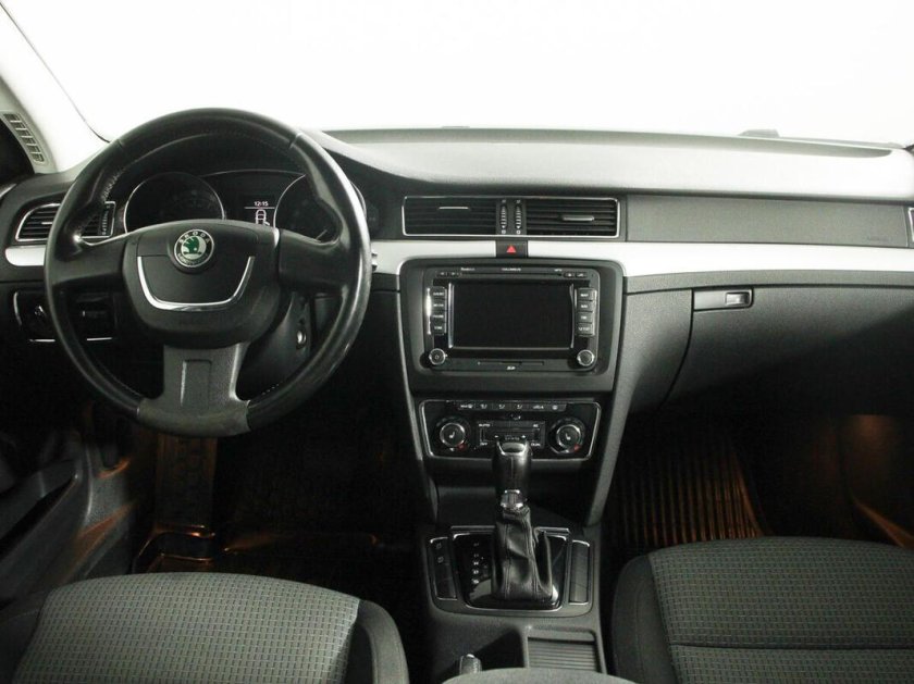 Шкода Суперб 2012 салон