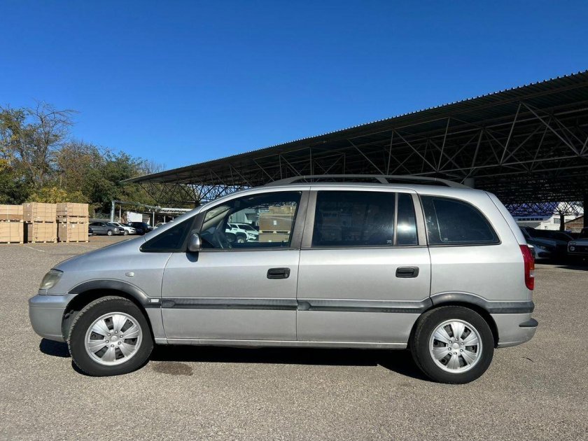 Опель зафира 2000