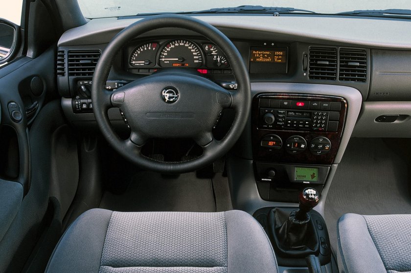 Opel Vectra b 2000 салон