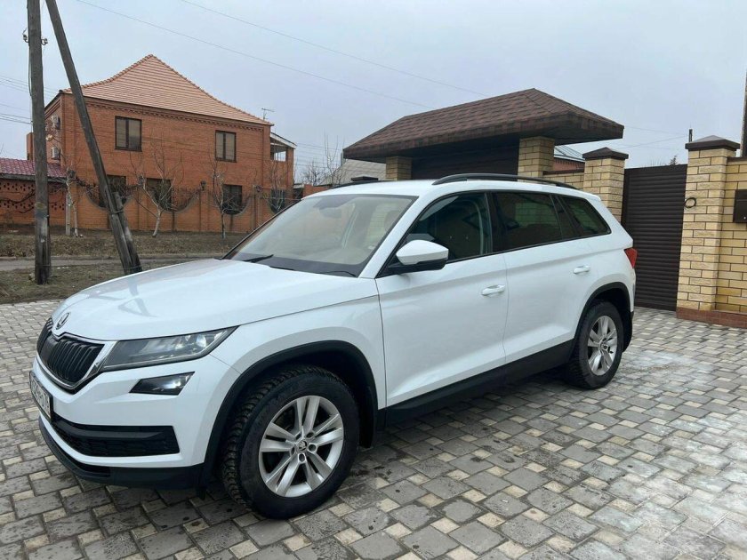 Белый Skoda Kodiaq i 1.4 AMT (150 Л.С.) 4wd с пробегом