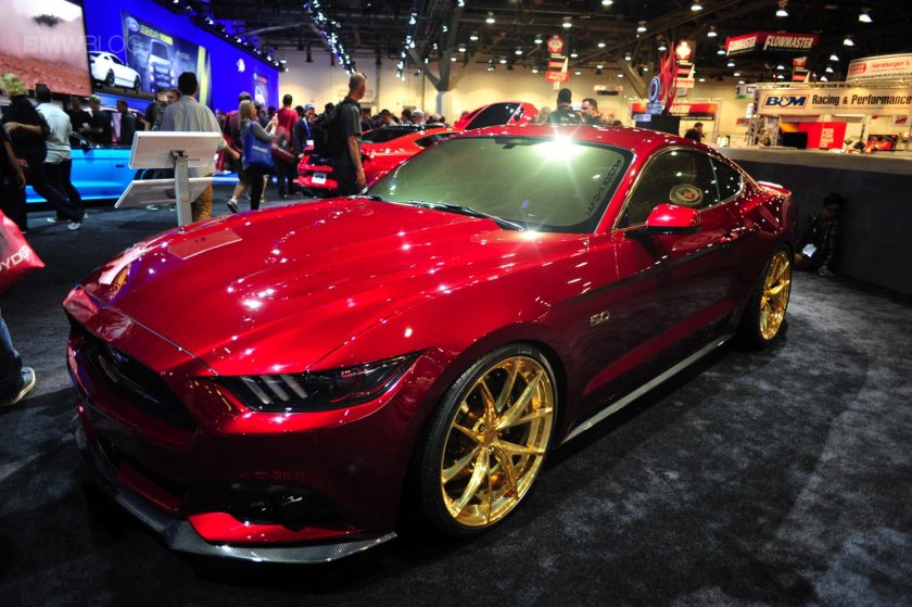 Бордовый цвет машины