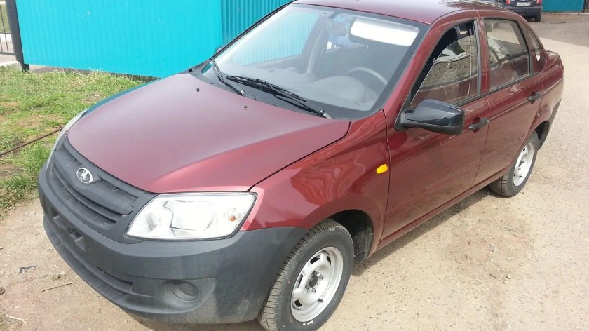 Лада Гранта серебристо красный