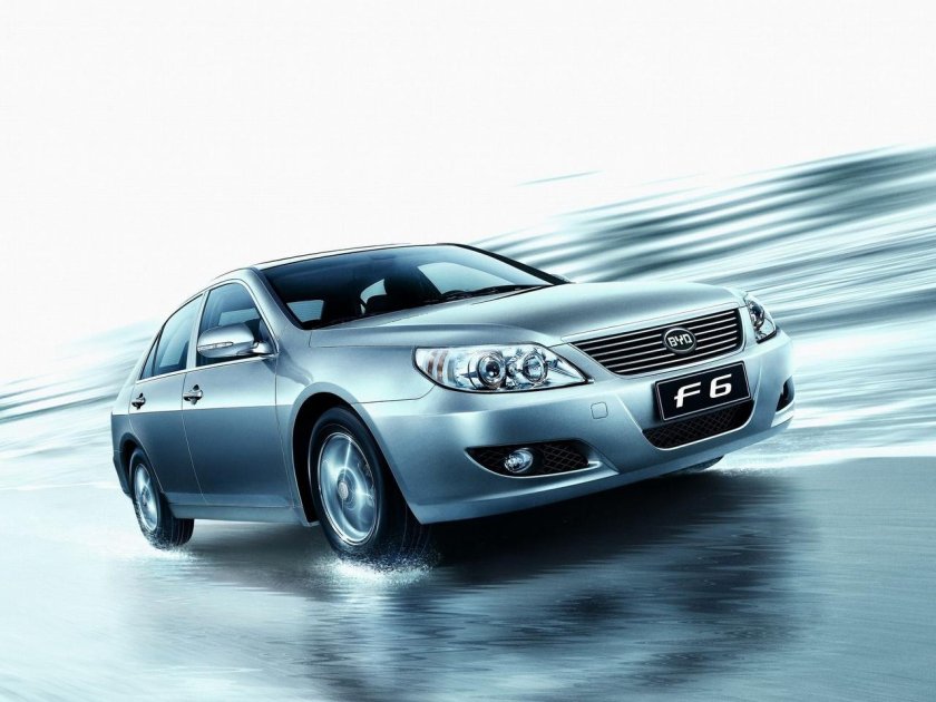 Машина BYD f6