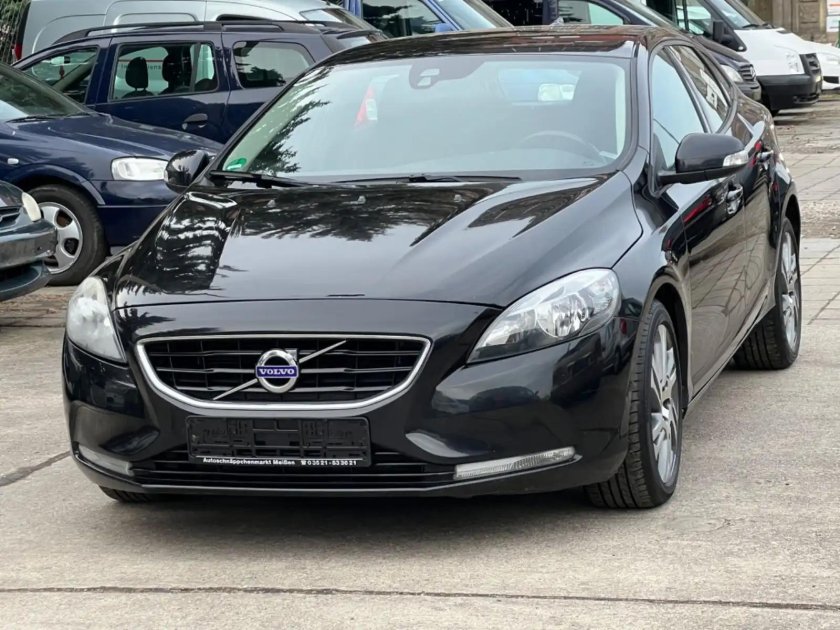 Volvo v 40 2012