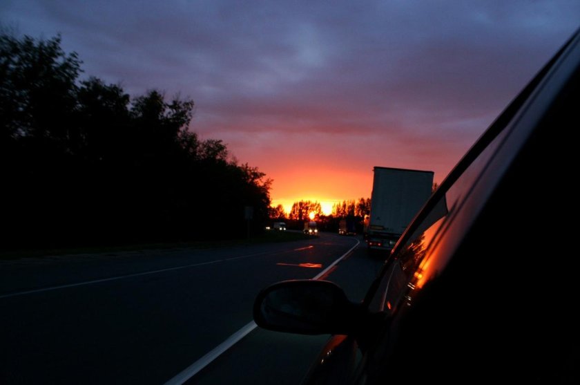 Вид из машины ночью