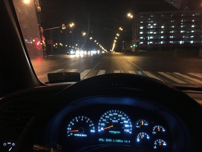 Ночная поездка на машине