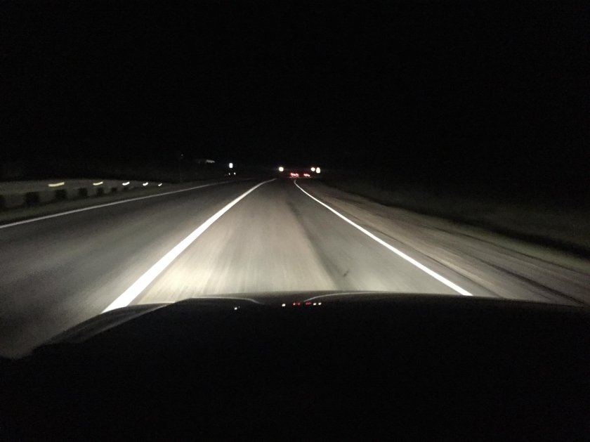 Дорога ночью из машины