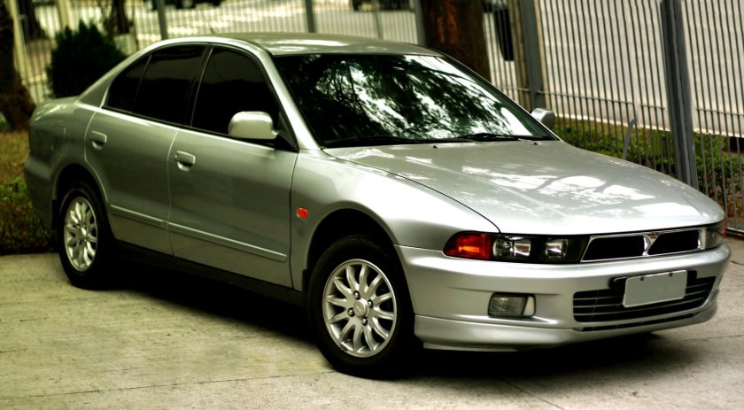 Mitsubishi Galant 8