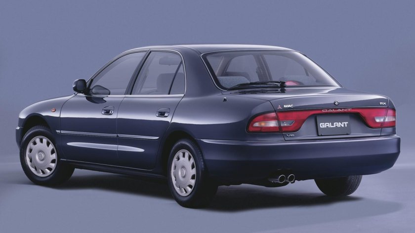Митсубиси Галант 1992 года
