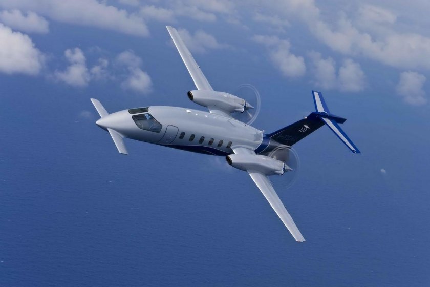 Самолет Piaggio p180 Avanti II