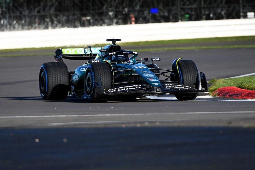 Астон мартин формула 1