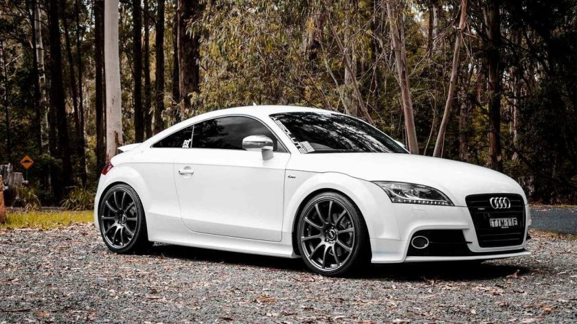 Ауди ТТ 2021 белая