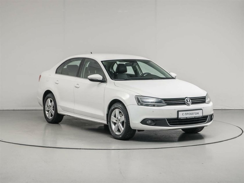 Белый фольксваген джетта