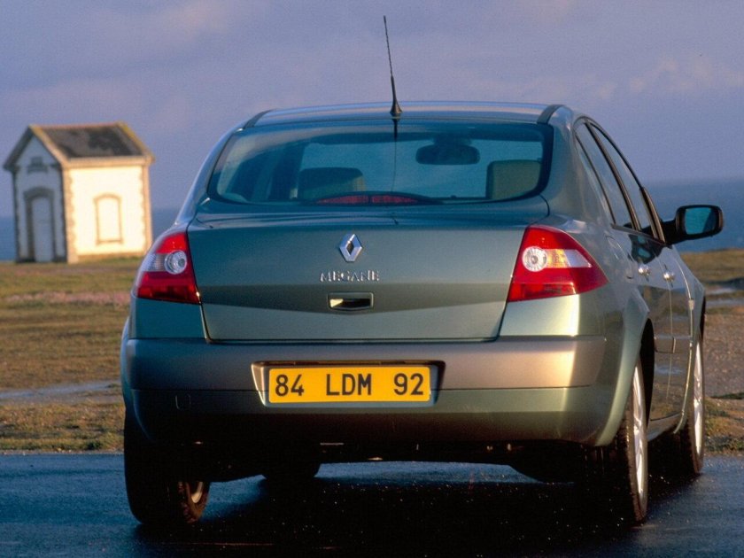 Рено Меган 2 седан