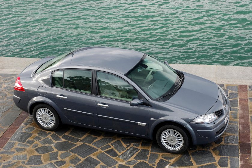 Рено Меган 2 седан