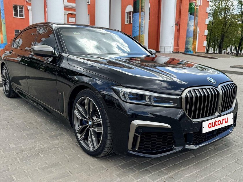 Бмв 7 серии 2020