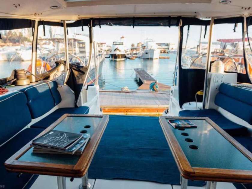 Яхта Dufour Atoll 50