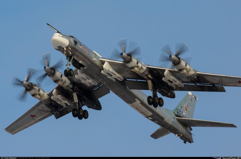 Бомбардировщик ту-95мс