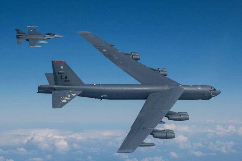 B-52h бомбардировщик