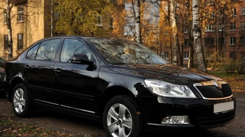 Шкода Октавия а5 черная