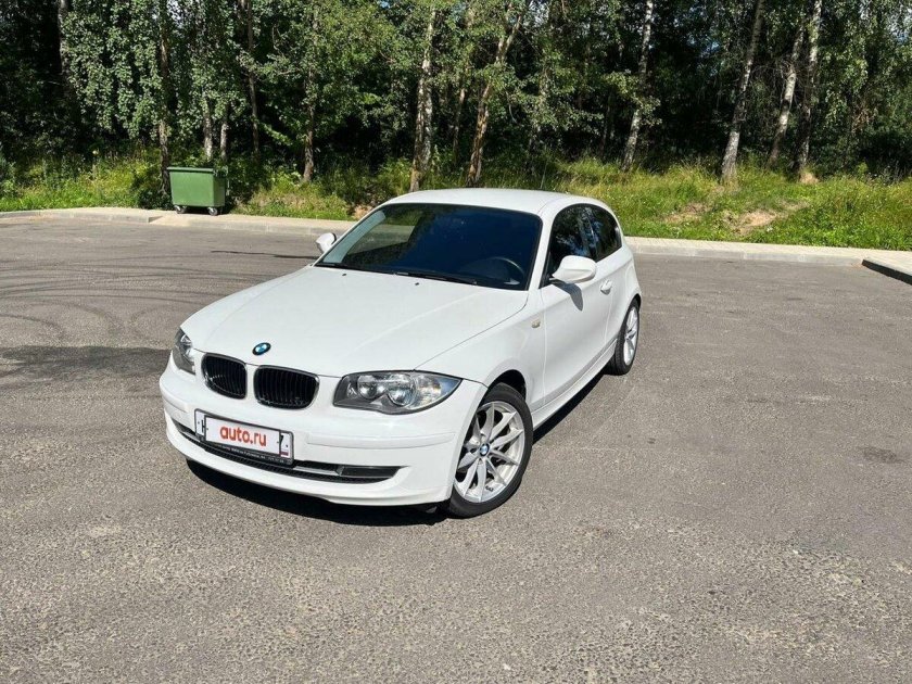 БМВ 1 серия 2006 год белая