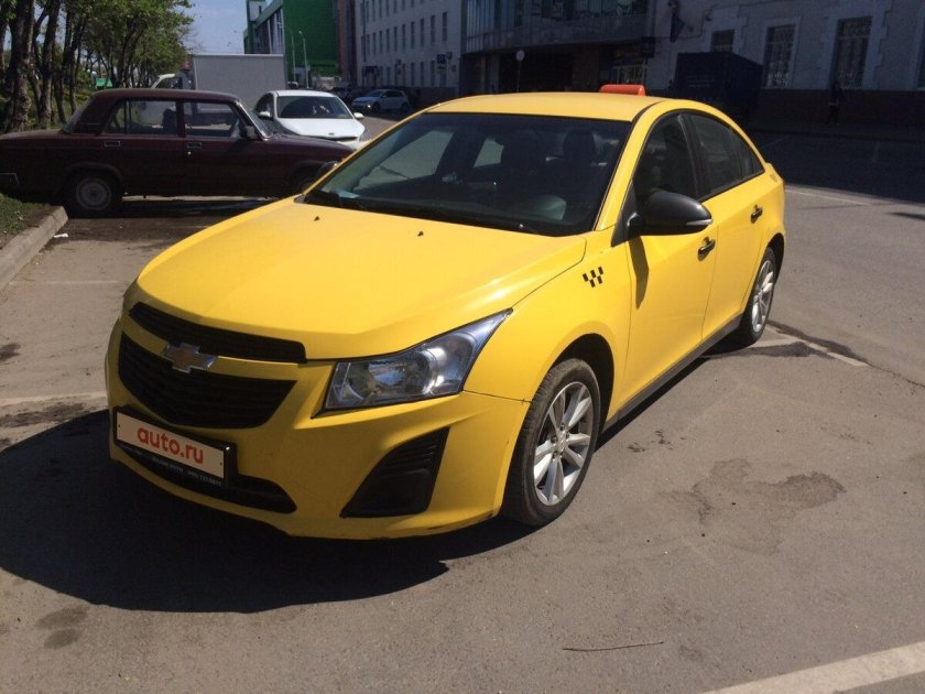 Chevrolet cruze 2011 желтый цвет
