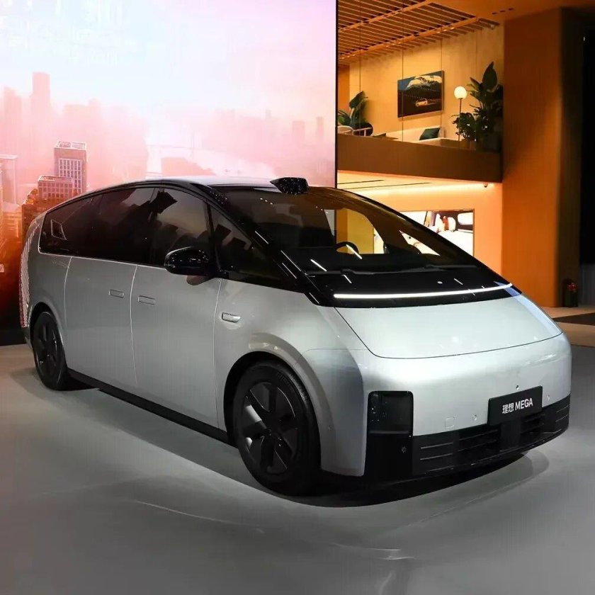 Li Mega электромобиль